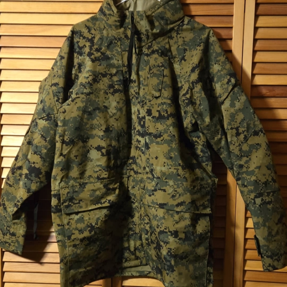 #USMC Camo #Gore-tex #Jacket in mint condition. New. Medium and large